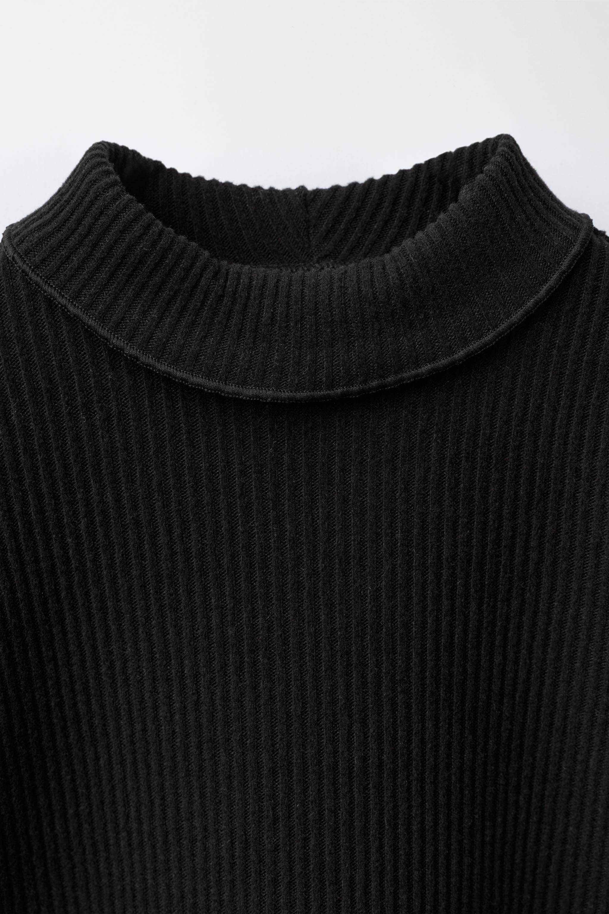 RIBBED TURTLENECK T-SHIRT